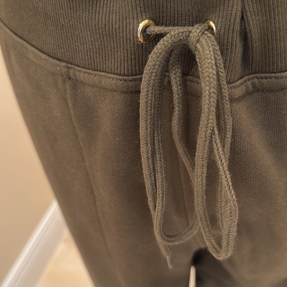 ST.JOHN Pants Deep Olive 
Size Medium 
New With Tags
MSRP $695 - Picture 6 of 8